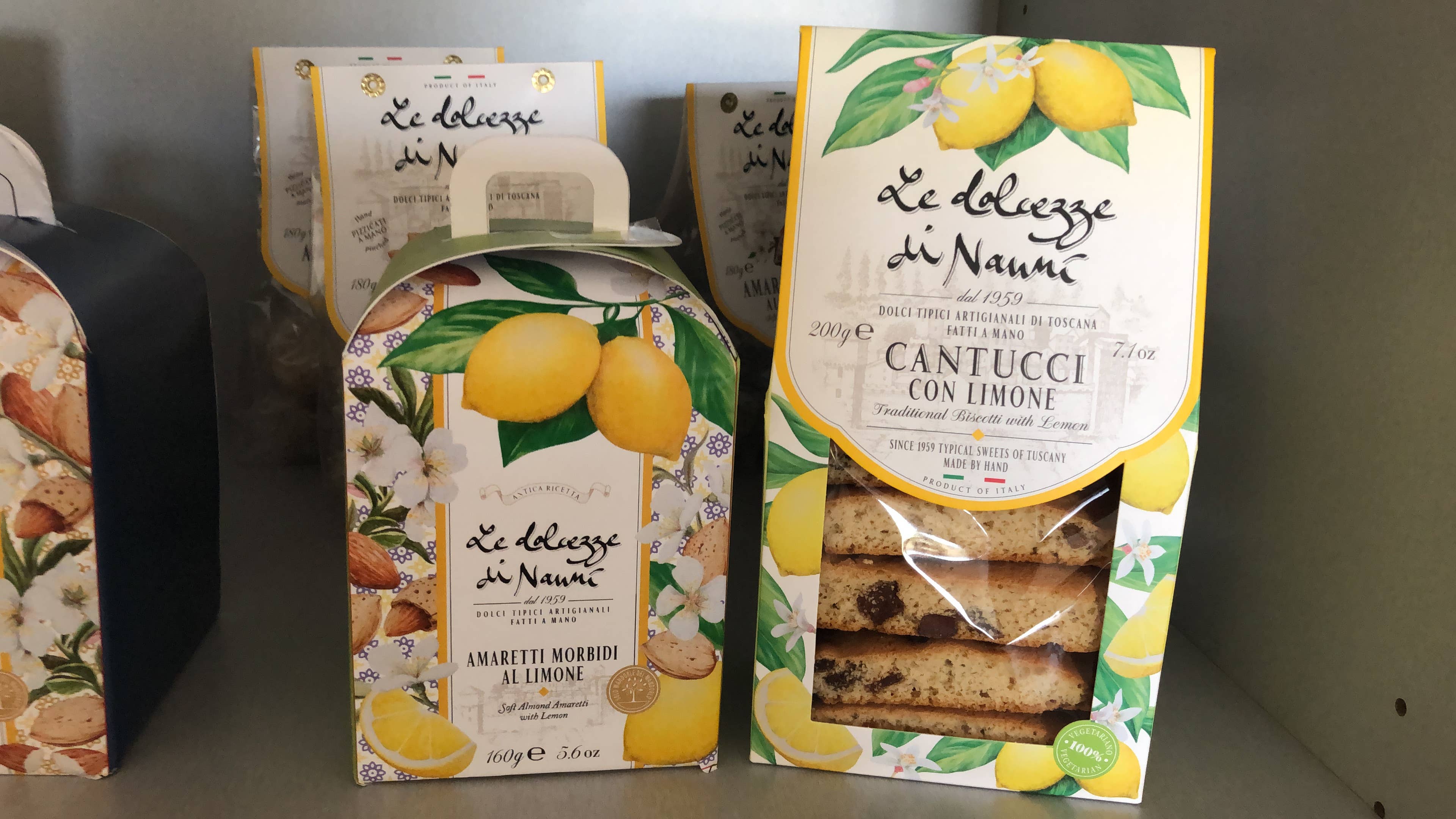 DOLCETTO MORBIDO ALLA MANDORLA E LIMONE