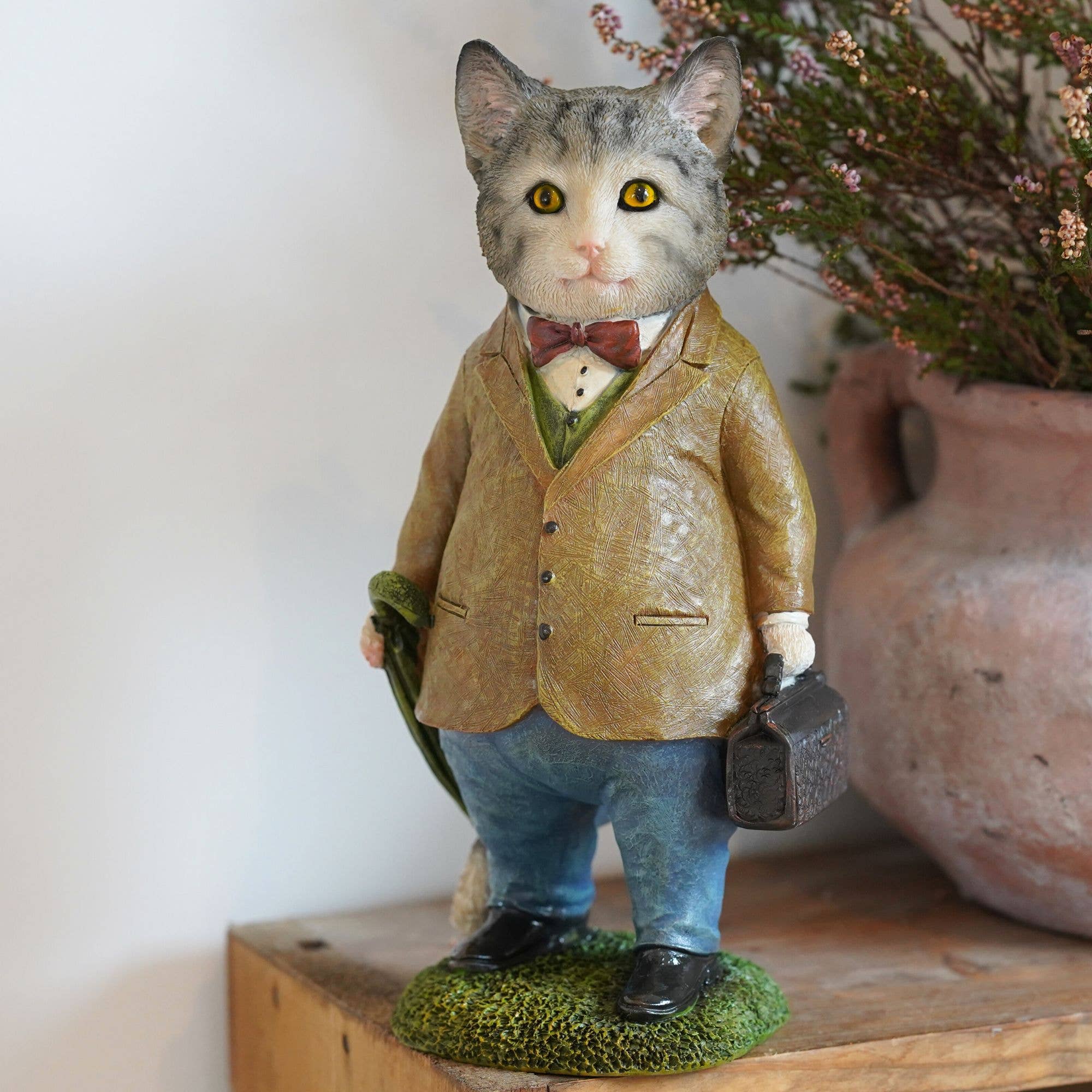Tabby Cat Resin Ornament Garden Home Statue