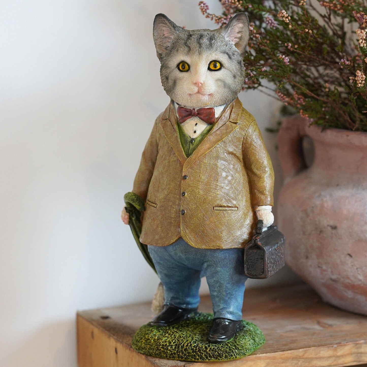Tabby Cat Resin Ornament Garden Home Statue